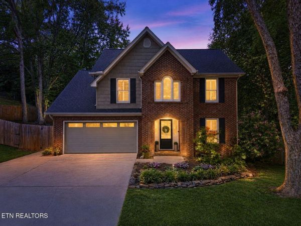 702 Knights Bridge Rd , Maryville, TN 37803