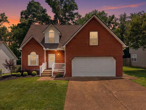 1272 Baker Creek Dr , Spring Hill, TN 37174