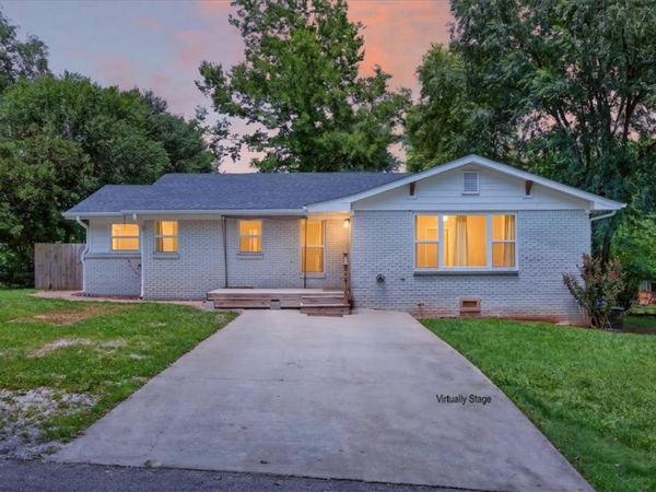 310 Hawkins Avenue , Huntsville, AR 72740