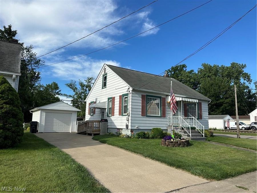 1061 Bell Avenue , Elyria, OH 44035 Photo 1