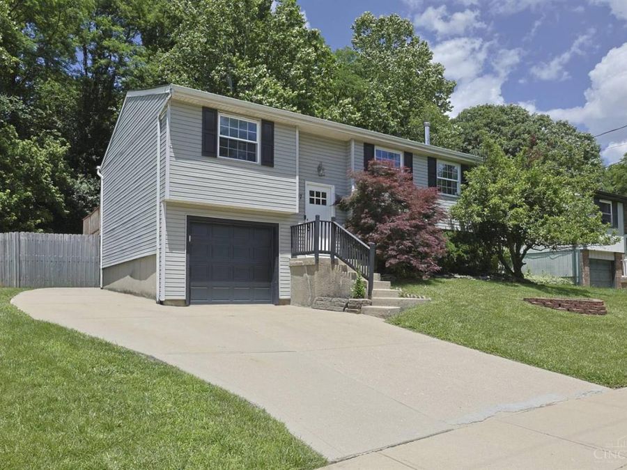 417 Westgate Drive, Cleves, OH 45002 Photo 2
