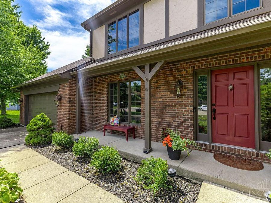 5757 McCarthy Court, West Chester, OH 45069 Photo 2