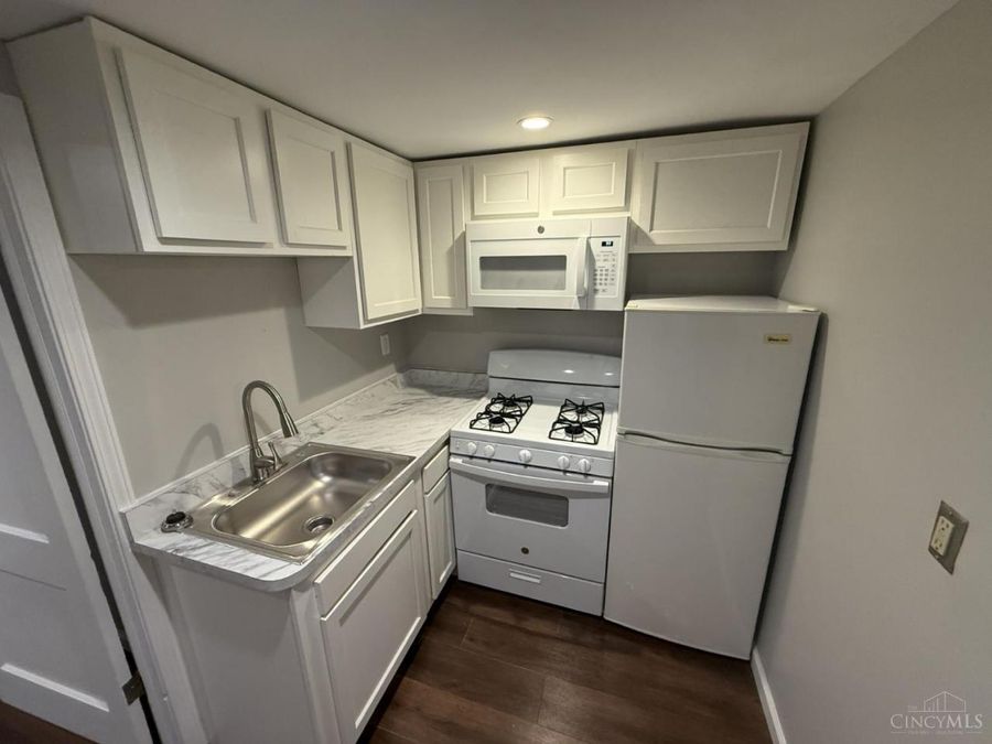 458 Wood Avenue, Cincinnati, OH 45220 Photo 11