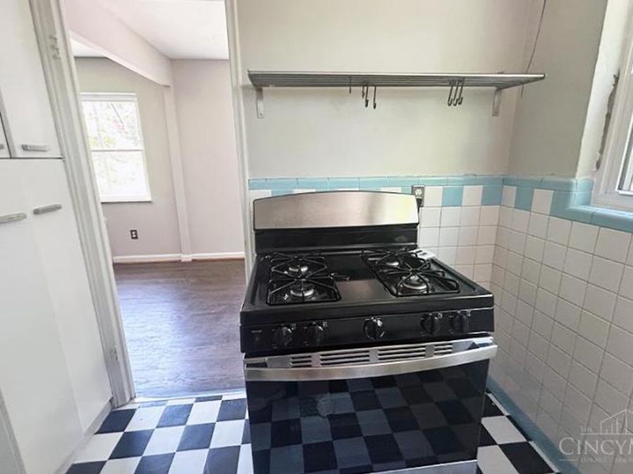 458 Wood Avenue, Cincinnati, OH 45220 Photo 8