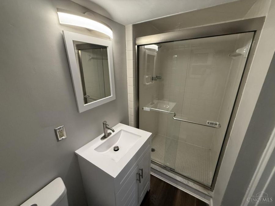 458 Wood Avenue, Cincinnati, OH 45220 Photo 9