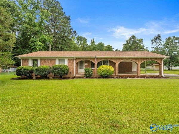 910 Ashworth Street NE, Hartselle, AL 35640