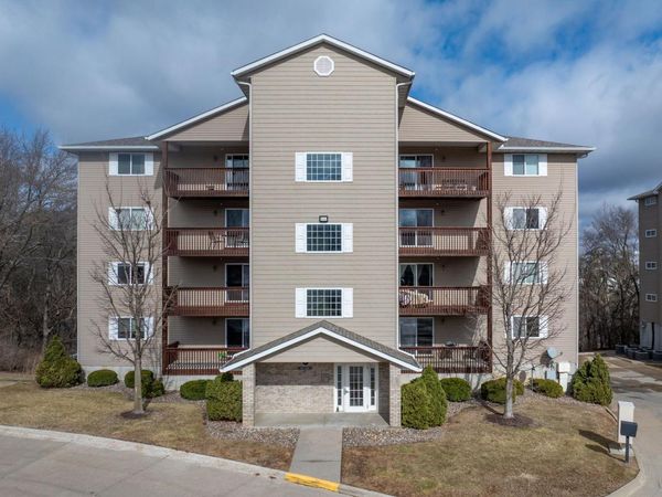 4189 Creek Hill Drive , Unit 89, Bettendorf, IA 52722