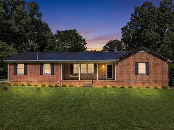 106 Larkway Dr , Tullahoma, TN 37388