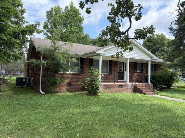 415 E Grundy St , Tullahoma, TN 37388
