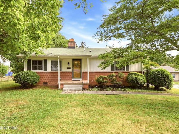 50 Outer Drive , Oak Ridge, TN 37830