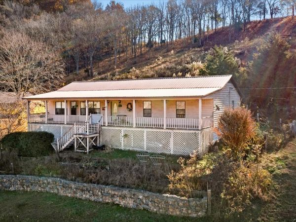 3885 Delina Rd , Cornersville, TN 37047