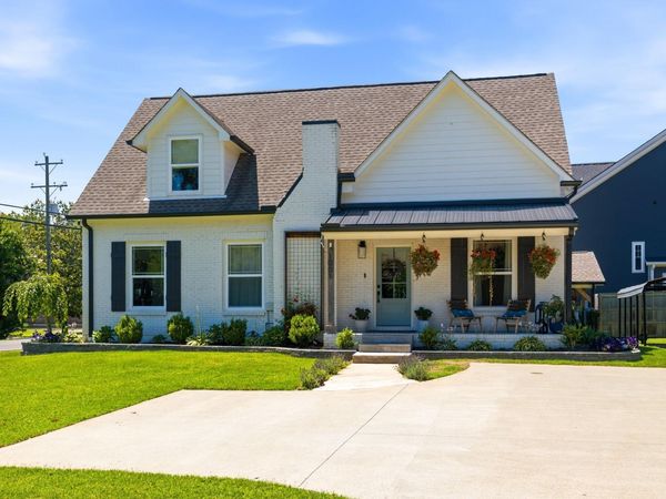 1001 Graybar Ln , Nashville, TN 37204