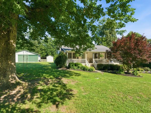 1170 Liberty Road , Charlotte, TN 37036