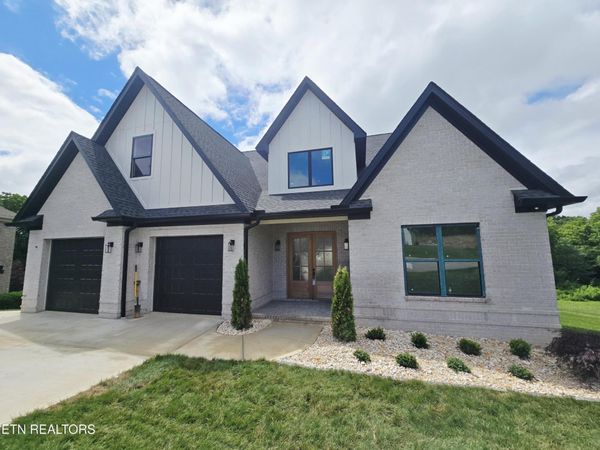 761 Maclaren Way , Lenoir City, TN 37772
