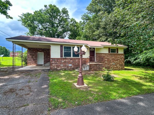 181 Jones St , Huntingdon, TN 38344