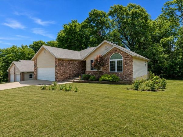 2 Mills Drive , Bella Vista, AR 72714