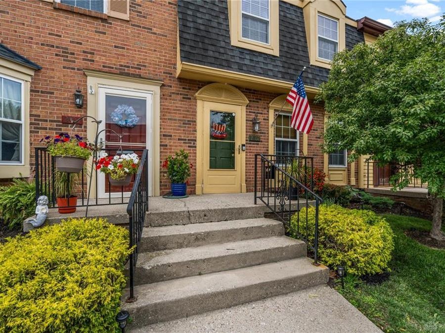2602 S Kings Arms Circle, Centerville, OH 45440 Photo 1