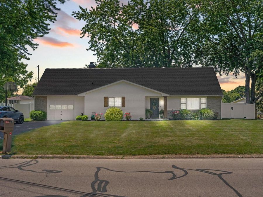 585 Edgewood Drive , Circleville, OH 43113 Photo 1