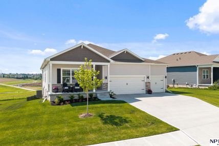 17613 Rose Lane Road, Omaha, NE 68136