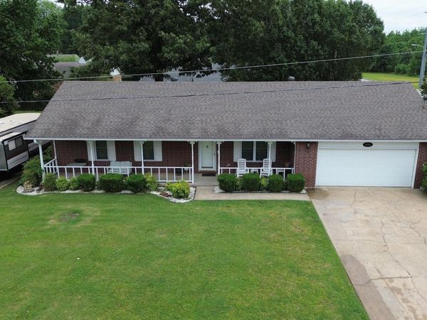 1201 Daniel Dr. , Paragould, AR 72450