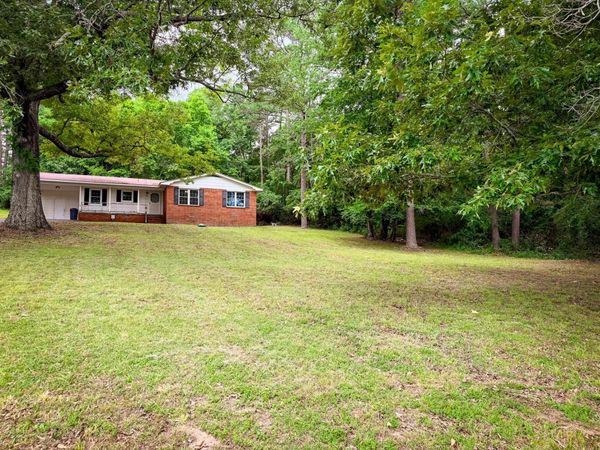 662 College , Melbourne, AR 72556