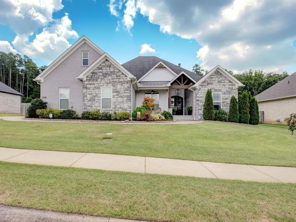 2000 Josh , Conway, AR 72034
