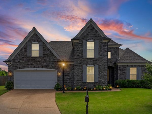 1242 WOODLAND MIST CV, Cordova, TN 38018