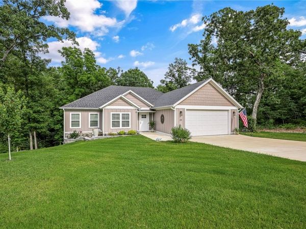 23 Chaucer Drive , Bella Vista, AR 72714