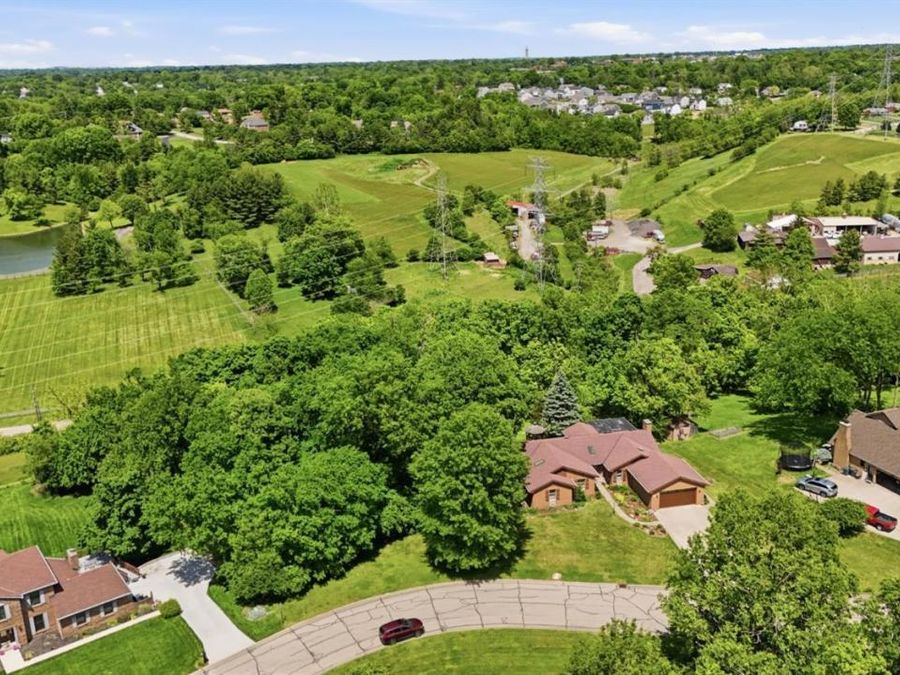 4290 Marcrest Drive, Cincinnati, OH 45211 Photo 9