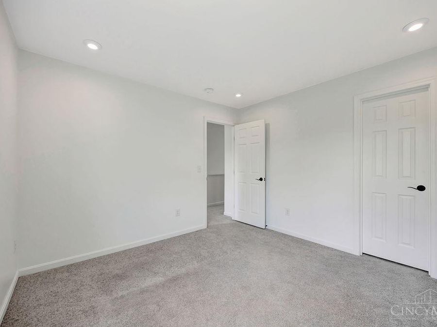 5750 Azra Court, Hamilton Township, OH 45157 Photo 9