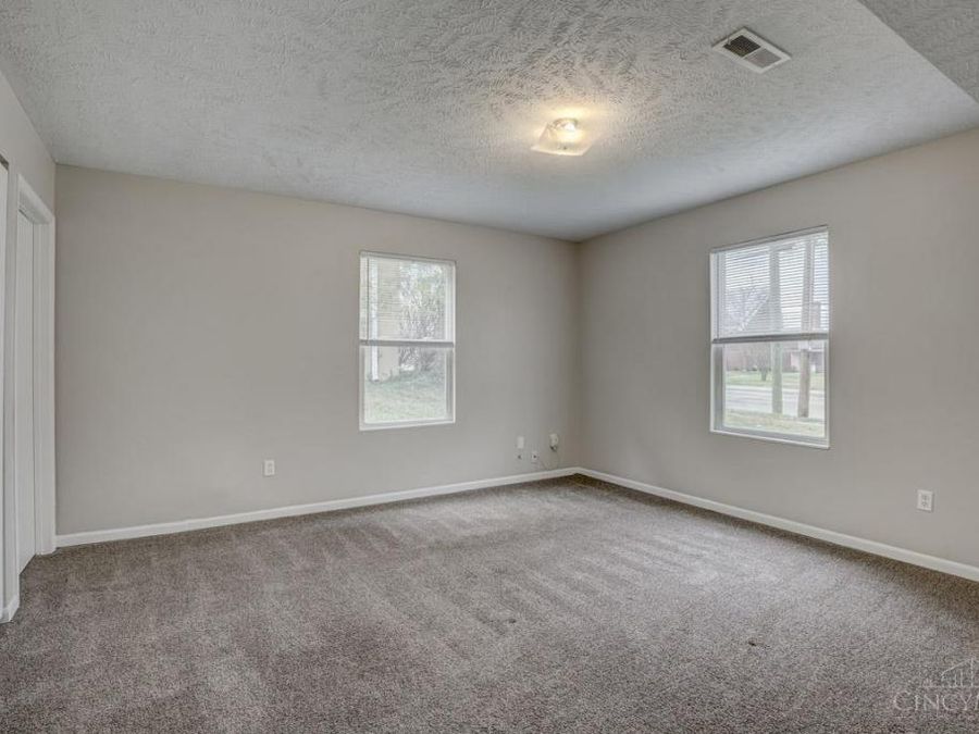 5547 Kirby Avenue, Cincinnati, OH 45239 Photo 14