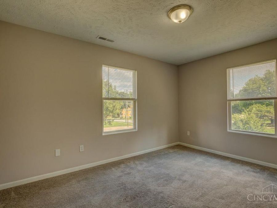 5547 Kirby Avenue, Cincinnati, OH 45239 Photo 27