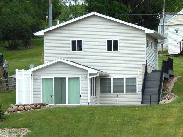 210 Eastside Lane, Montezuma, IA 50171