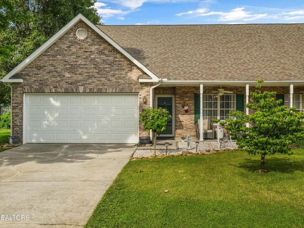 1676 Emerald Pointe Lane, Knoxville, TN 37918