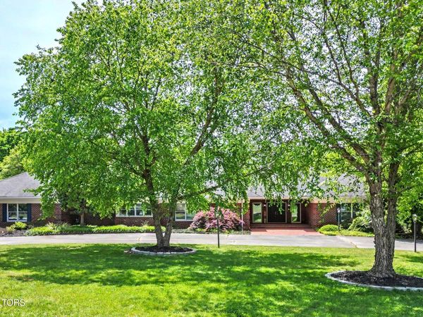 1320 Dunbarton Drive, Maryville, TN 37803
