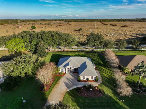 16 Meadowlake Circle S, Lake Placid, FL 33852