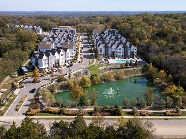 334 E Village Ln , Nashville, TN 37216