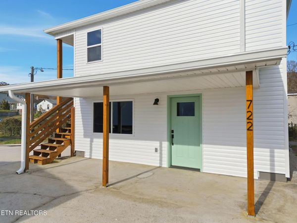 722 Virginia Ave , Harriman, TN 37748