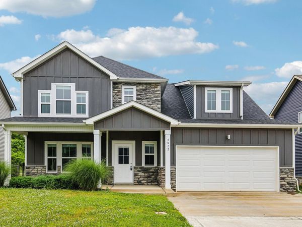4042 Fort Sumter Dr , Clarksville, TN 37042