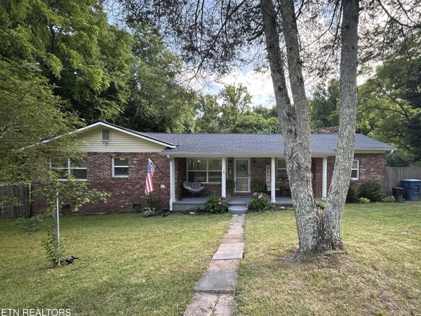 510 W Broad St , Clinton, TN 37716