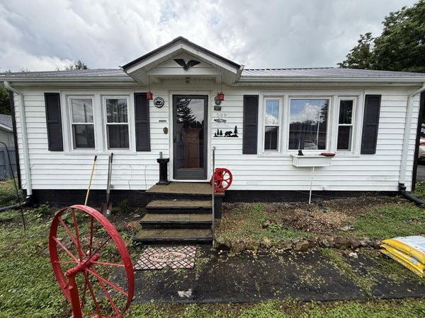 309 Jackson St , Smithville, TN 37166