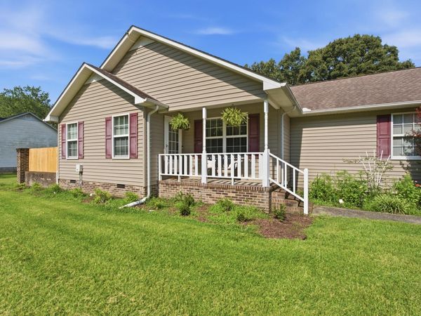 671 Circle Dr , Manchester, TN 37355