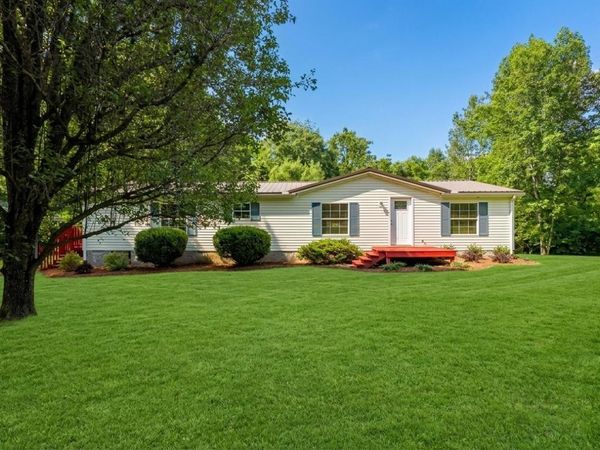 530 N Fork Rd , Charlotte, TN 37036