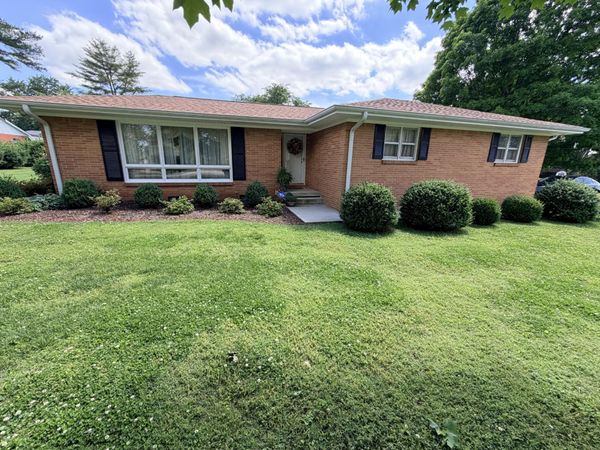 207 Mary Sharp Dr , Decherd, TN 37324