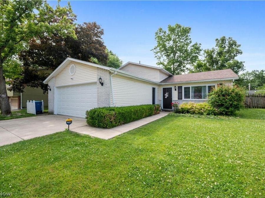 1004 Plymouth Drive , Grafton, OH 44044 Photo 1