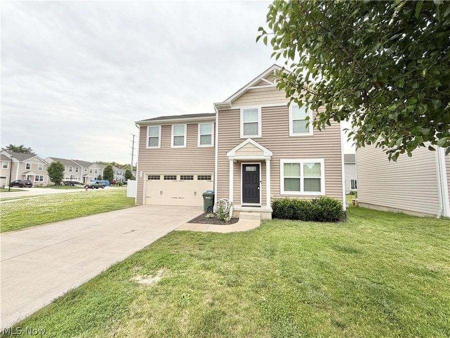 117 Fall Lake Lane , Amherst, OH 44001 Photo 1