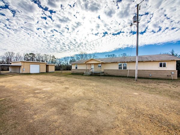 100 Simmons , Leola, AR 72084