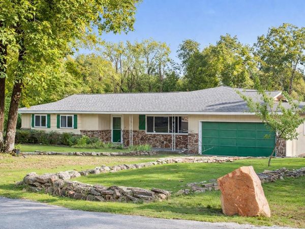 908 Oak , Mountain View, AR 72560