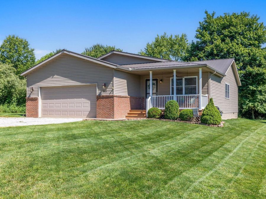866 Winesap Drive , Howard, OH 43028 Photo 1