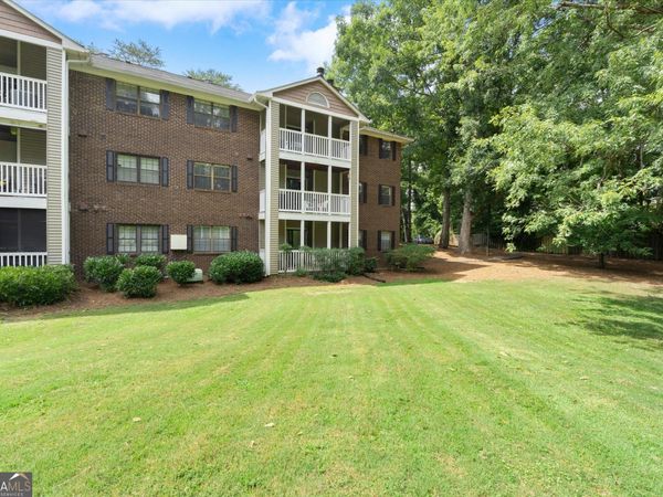 705 Barrington Hills Drive, Atlanta, GA 30350